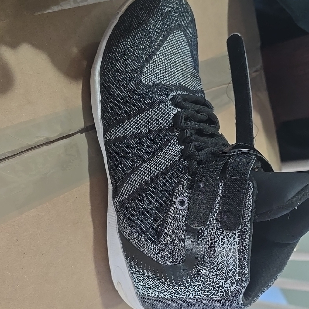 NFINITY CHEER SHOES Black and White Women's Sneakers